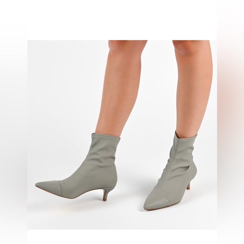 Journee Collection Womens Jadde Pull On Kitten Heel Bootie Grey size 7.5